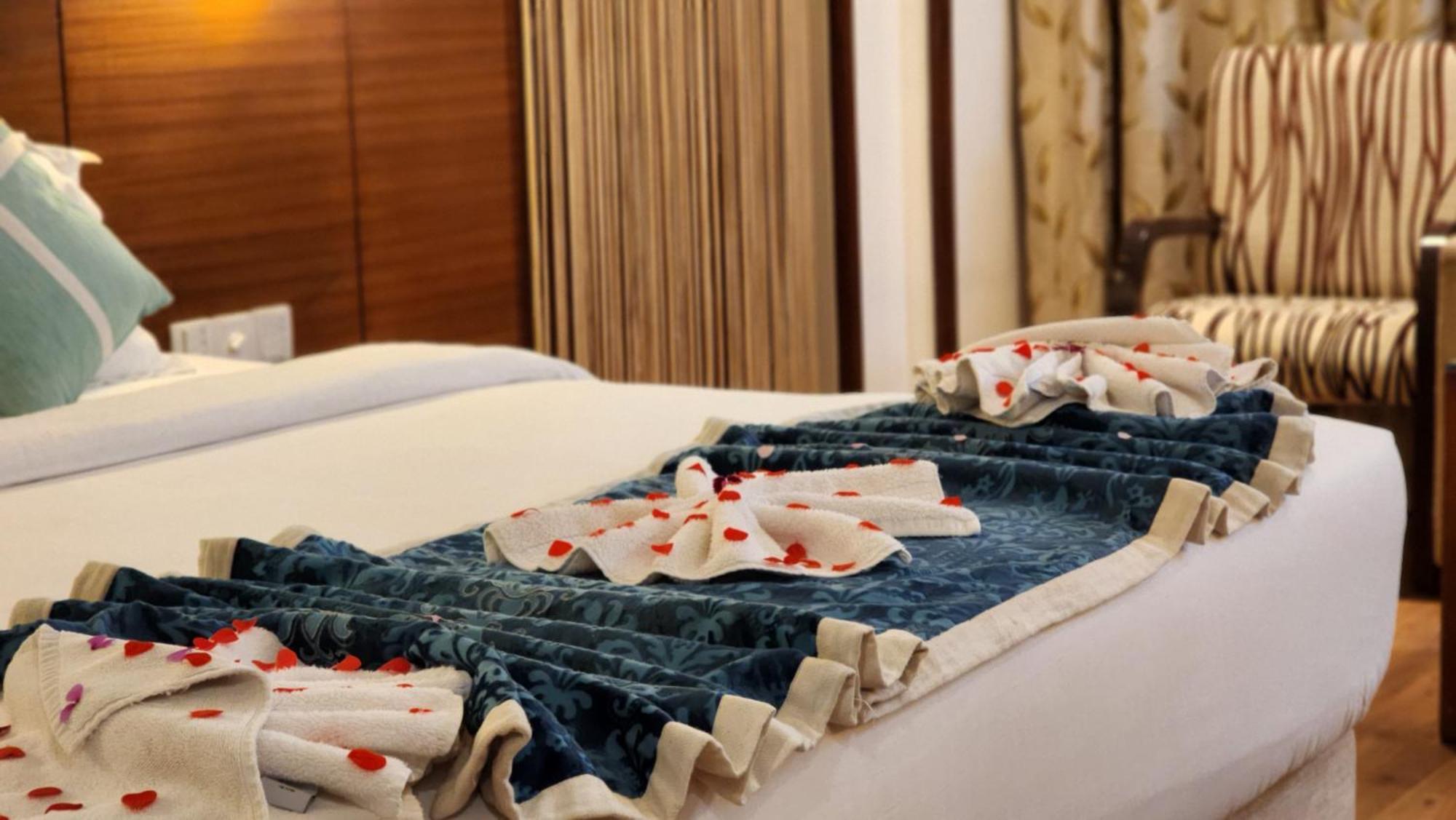 Hotel Royal Ark - Касаули Экстерьер фото