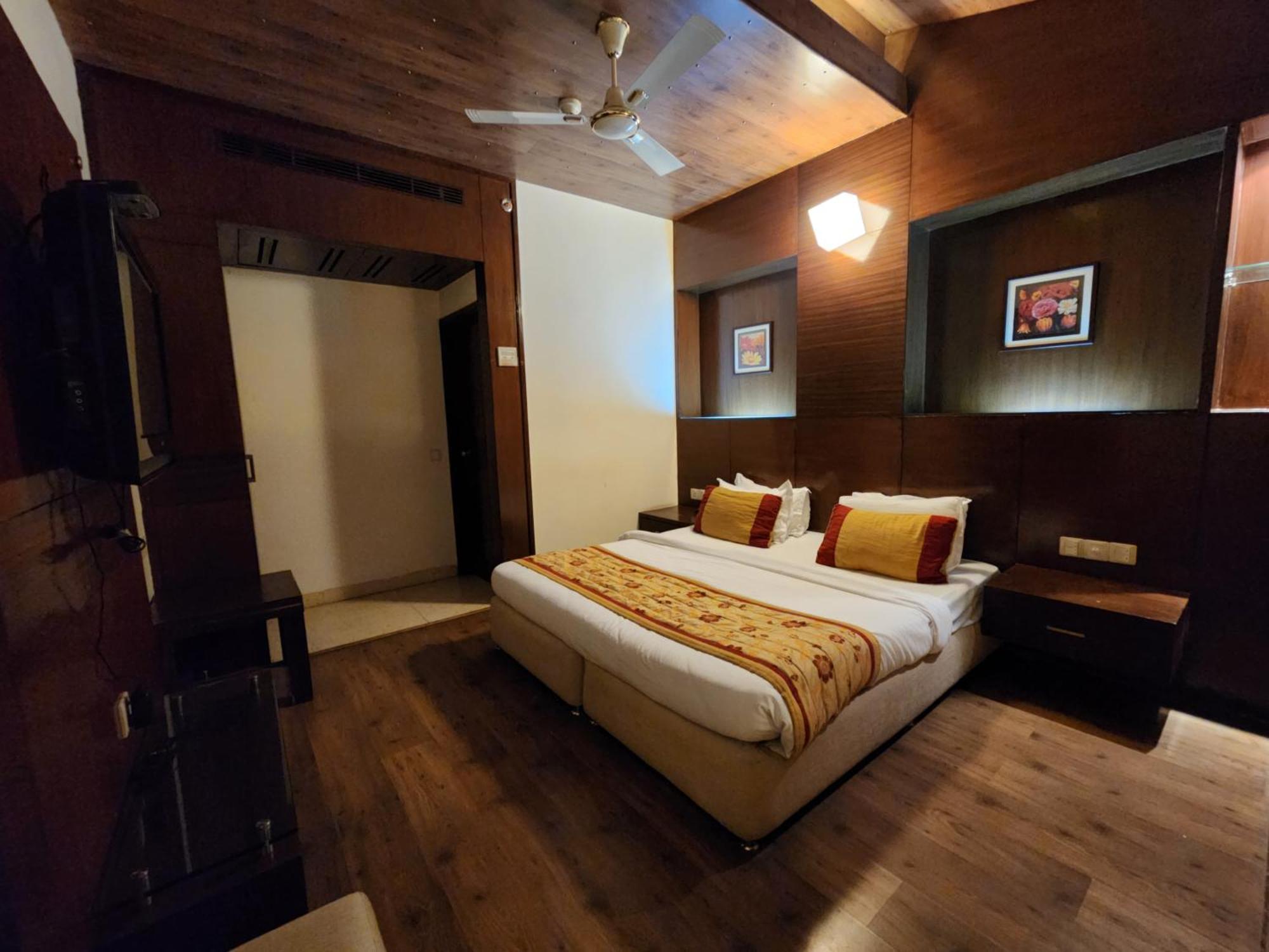 Hotel Royal Ark - Касаули Экстерьер фото